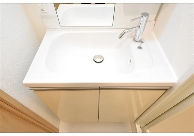 El Faro Waseda - Interior - ["Plumbing fixture", "Sink", "Flooring"]