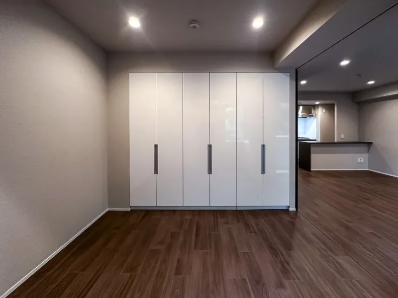 Castalia Azabujuban - Interior - ["Flooring", "Floor", "Wall"]