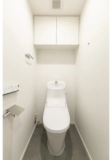 CONTRAL NAKAMEGURO - Interior - ["Toilet seat", "Plumbing fixture", "Toilet"]