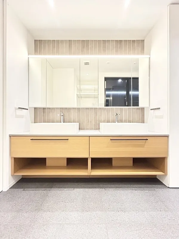 THE GRANHAUS HANEGI BLACK - Interior - ["Interior design", "Flooring", "Wall"]