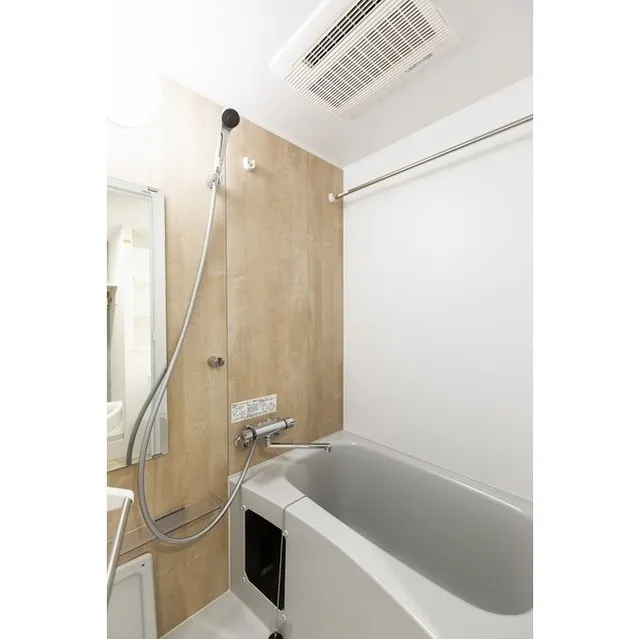 Ribio Maison Toritsu Daigaku - Interior - ["Shower head", "Plumbing fixture", "Shower"]