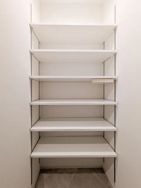 Comforia Liv Hirai MUTIO - Interior - ["Shelving", "Shelf", "Flooring"]
