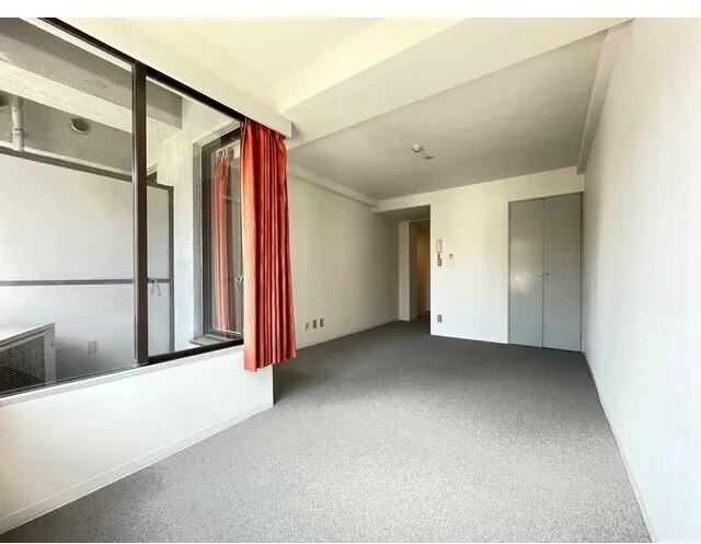 Actor'S Seat Building - Interior - ["Property", "Fixture", "Hall"]