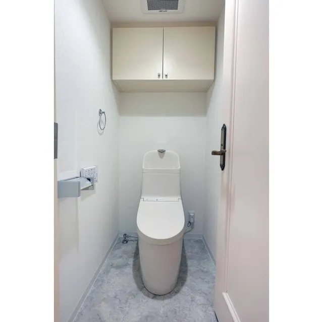Urban Court Ichigaya - Interior - ["Plumbing fixture", "Toilet", "Toilet seat"]