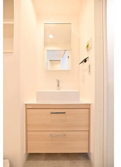 False Class Takadanobaba - Interior - ["Wood", "Flooring", "Bathroom cabinet"]