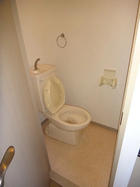 MY Heights Hongo - Interior - ["Toilet seat", "Toilet", "Bathroom"]