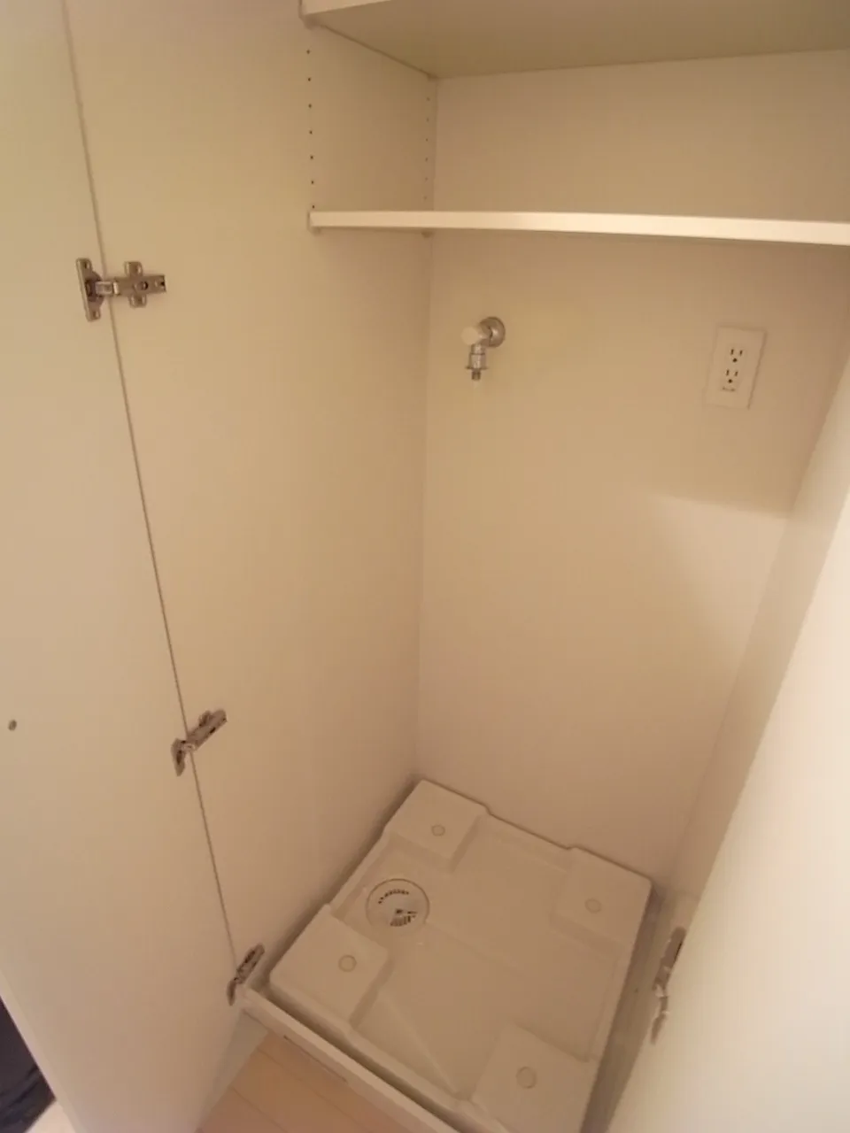 Residence Omori - Interior - ["Wood", "Flooring", "Floor"]