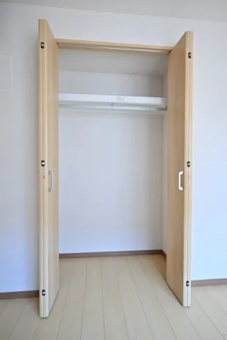 CENTRAL GARDEN RESIDENCE TOKYO - Interior - ["Wood", "Flooring", "Floor"]