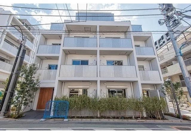 Oase Shinjuku Ichigaya Yakuoji Annex - Exterior - ["Plant", "Building", "Window"]