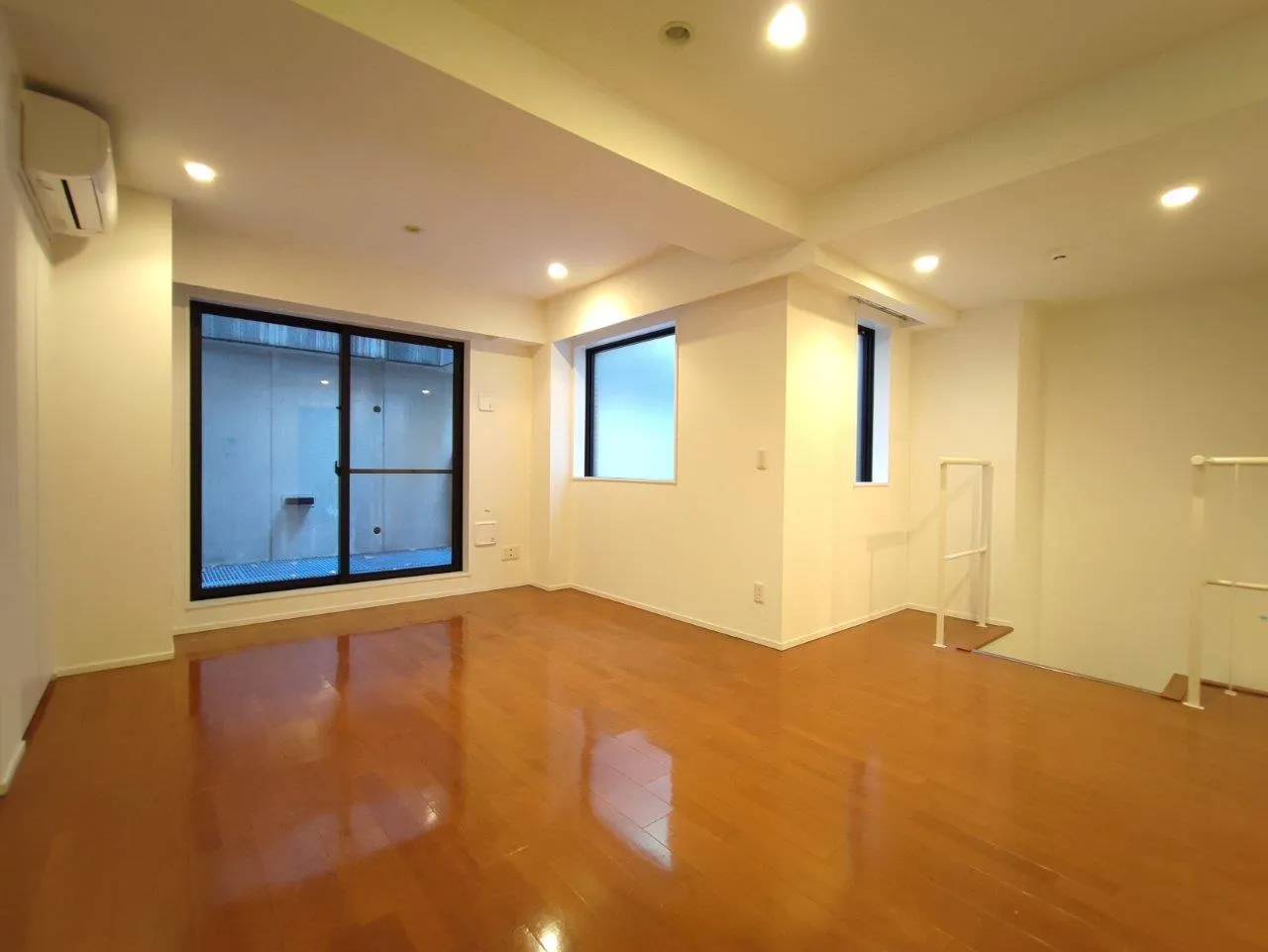 Residence Yoyogi Park - Interior - ["Window", "Fixture", "Building"]