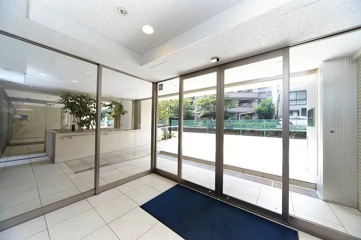 Residia Nakaochiai - Exterior - ["Building", "Plant", "Fixture"]
