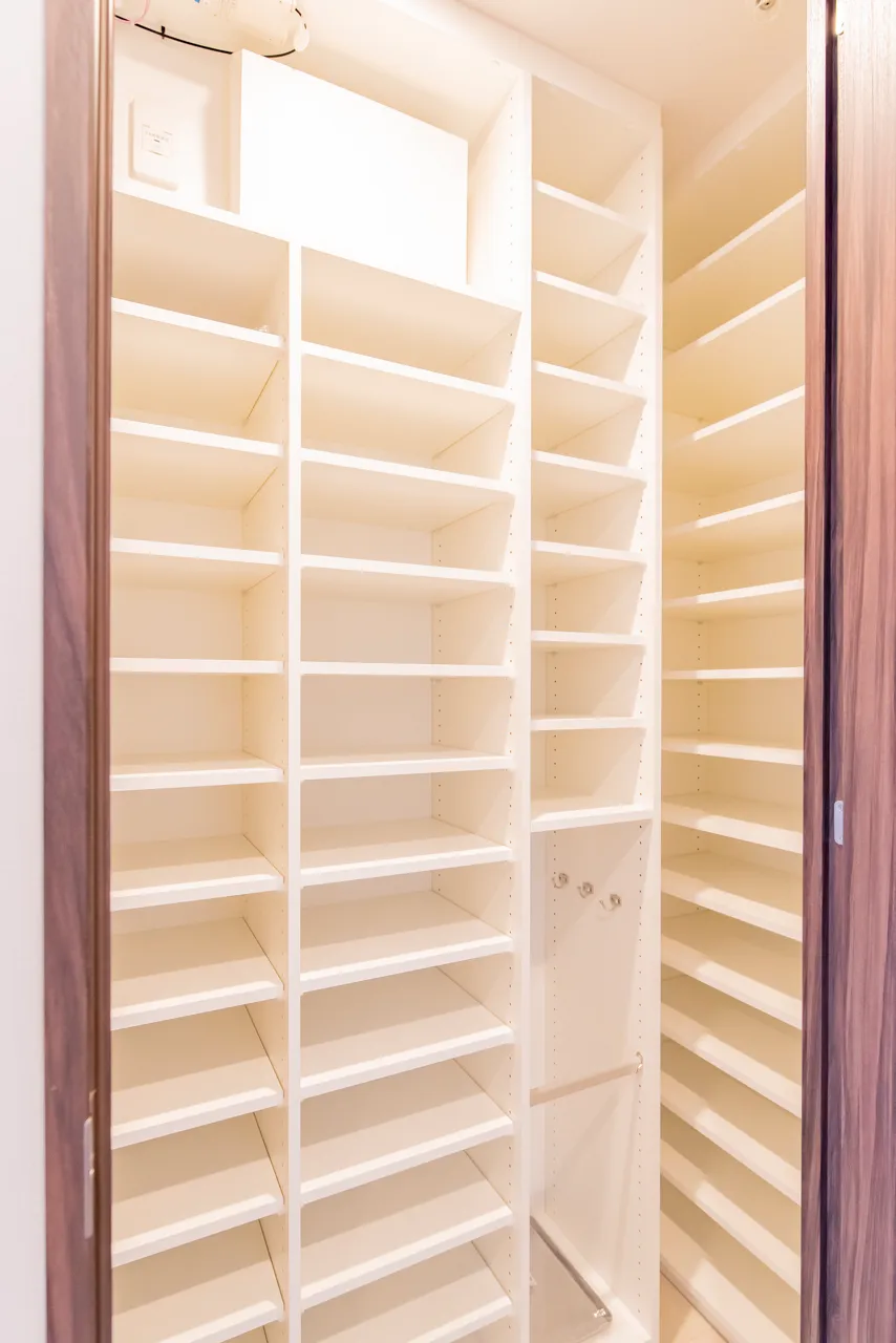 Nakano Station Residence - Interior - ["Wood", "Shelving", "Shelf"]