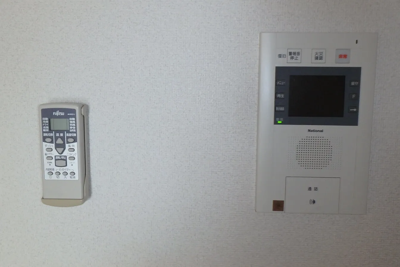 Esty Maison Kinshicho II - Interior - ["Thermostat", "Gadget", "Material property"]