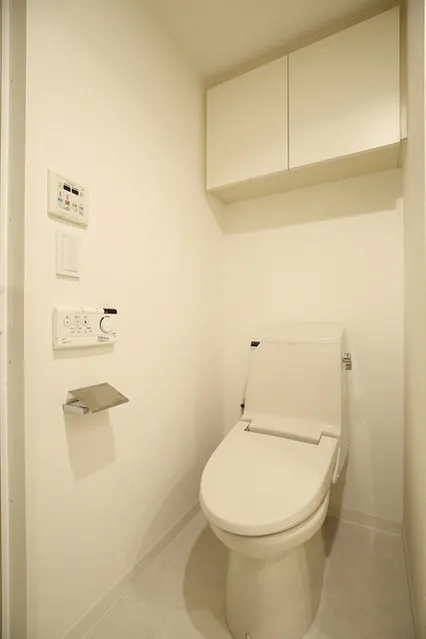 Comforia Nakano - Interior - ["Toilet seat", "Building", "Bathroom"]