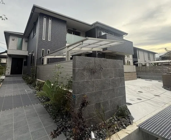 FIORE - Exterior - ["Composite material", "Siding", "Building material"]