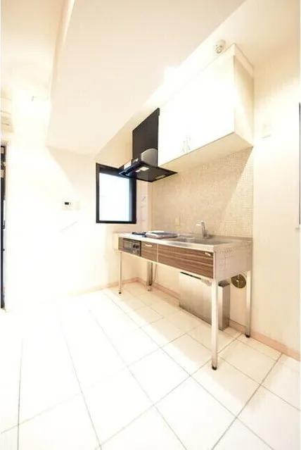 Village Minami Aoyama - Interior - ["Building", "Tap", "Furniture"]