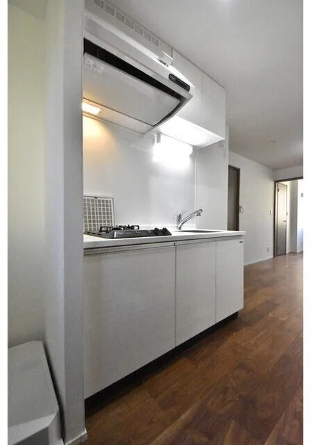 Covent Garden - Interior - ["Kitchen", "Major appliance", "Flooring"]