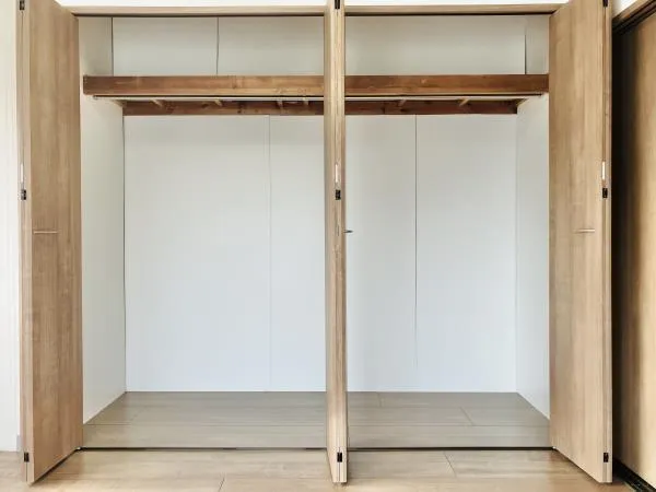 Asakawa Corp. - Interior - ["Rectangle", "Fixture", "Wood"]