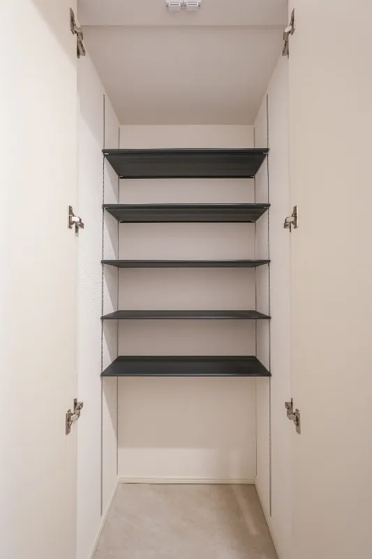 Due Nippori III - Interior - ["Shelving", "Shelf", "Wood"]