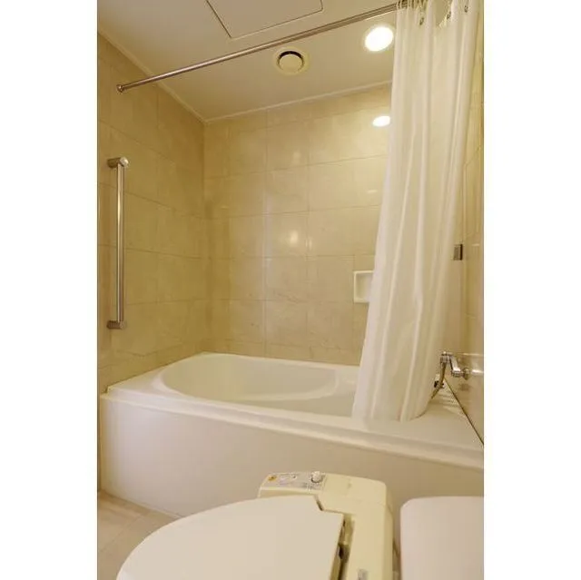 Frontier Residence The Tower Shinagawa - Interior - ["Bathtub", "Plumbing fixture", "Building"]
