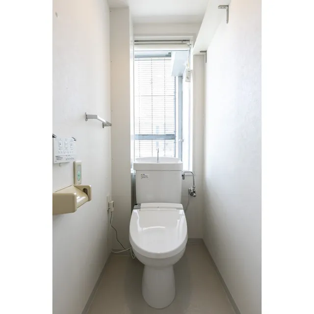 Shinonome Canal Court CODAN Building No.12 - Interior - ["Building", "Toilet", "Toilet seat"]
