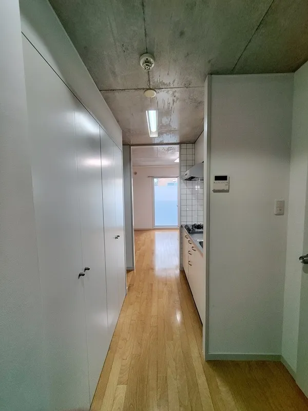 La Tierra Ookayama - Interior - ["Flooring", "Ceiling", "Floor"]