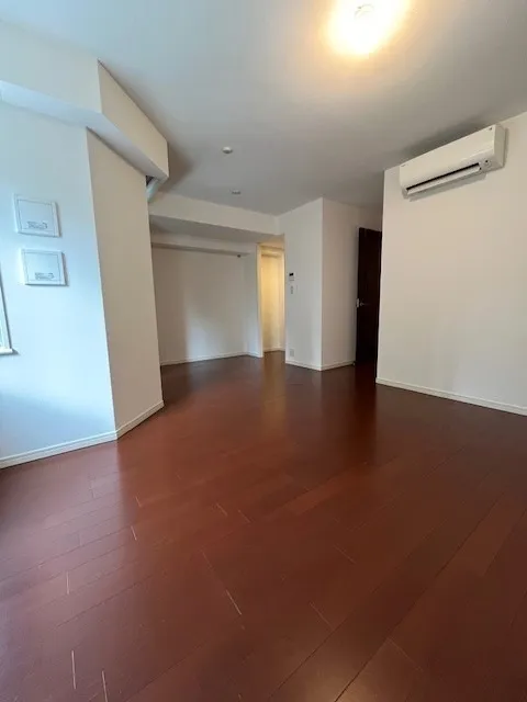 Residia Tower Kamiikebukuro (Tower Building) - Interior - ["Flooring", "Floor", "Wood"]
