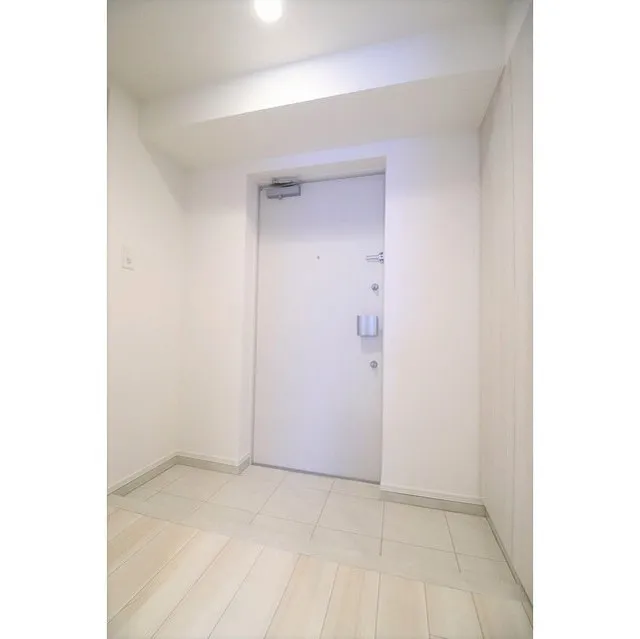Gran Casa Minamisenju - Interior - ["Door", "Fixture", "Building"]