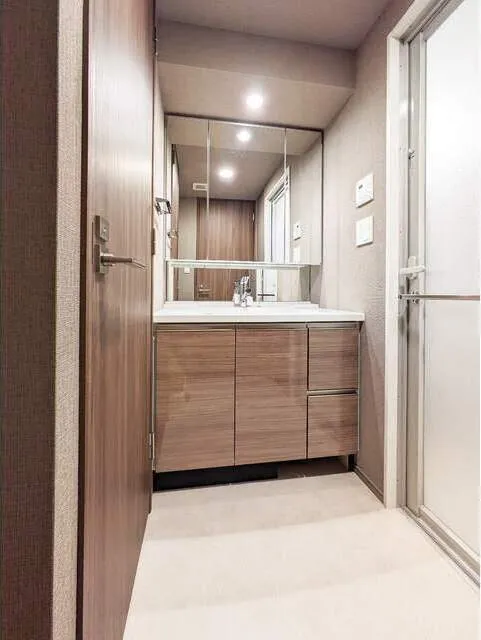 Orchid Residence Shibuya Tomigaya - Interior - ["Mirror", "Building", "Furniture"]