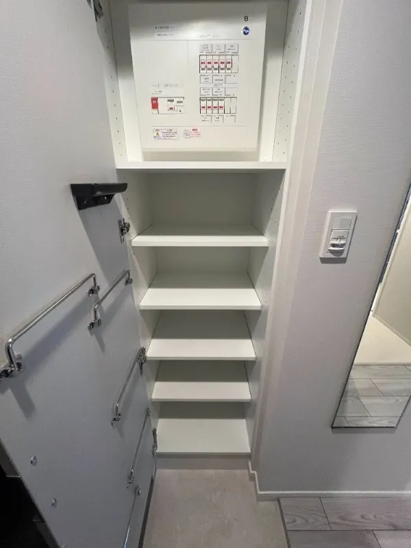 Cross Residence Kanda Jinbocho - Interior - ["Shelving", "Design", "Shelf"]