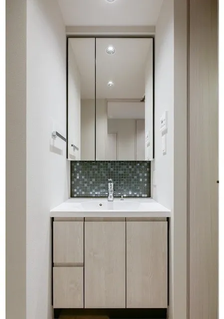 Season Flats Omorinishi - Interior - ["Flooring", "Interior design", "Floor"]