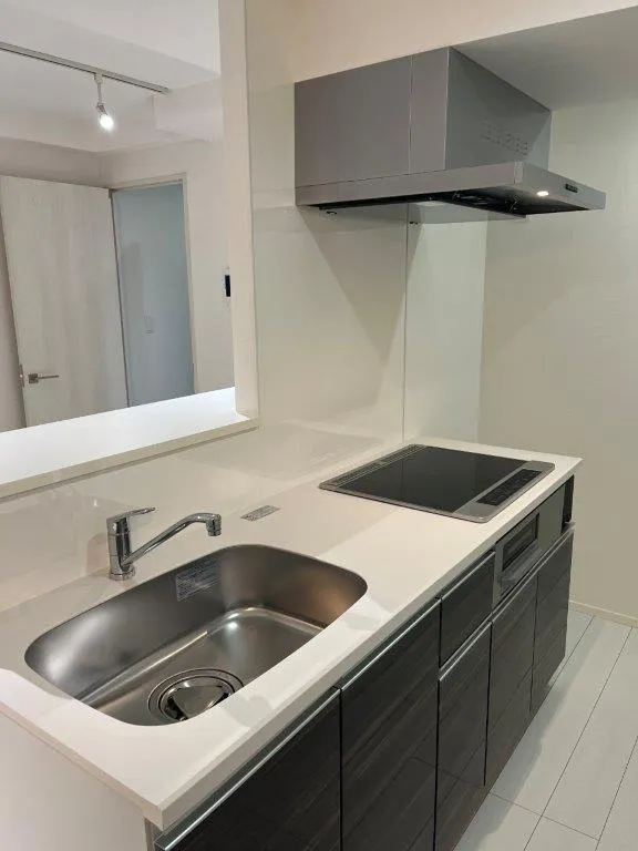 LiveFlat Togoshi - Interior - ["Tap", "Mirror", "Plumbing fixture"]