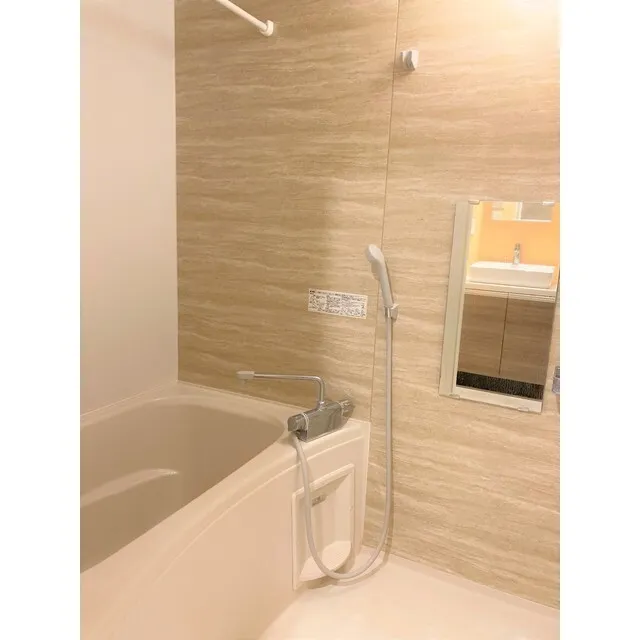Well Square Ism Hatsudai - Interior - ["Brown", "Plumbing fixture", "Bathtub"]