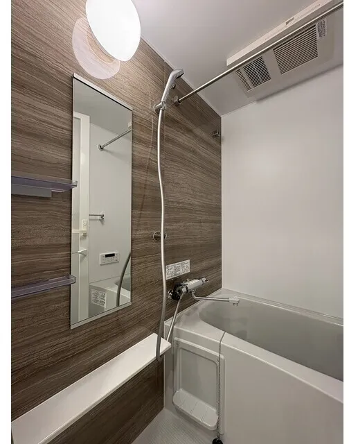 Due Oku - Interior - ["Flooring", "Interior design", "Plumbing fixture"]