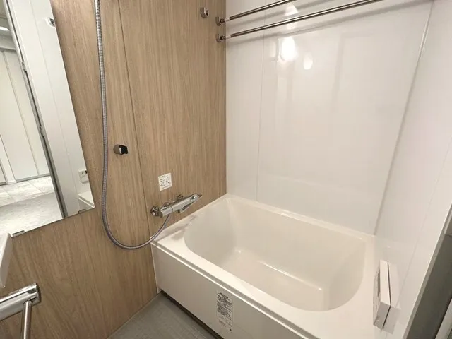Baus Flats Nihonbashi Hamacho - Interior - ["Bathtub", "Property", "Plumbing fixture"]