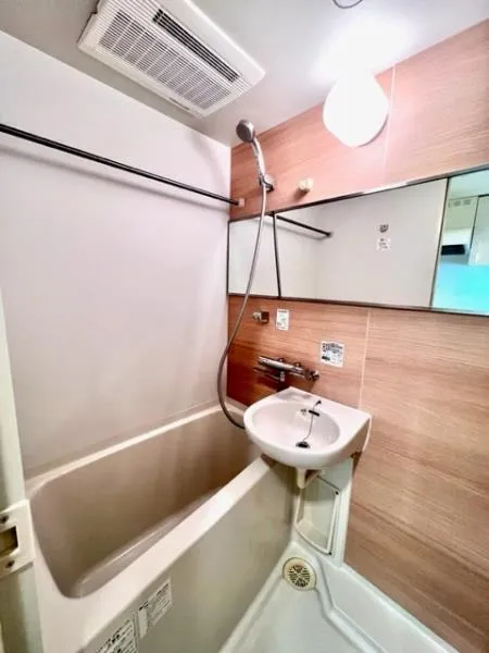 KDX Residence Nishi Shinjuku - Interior - ["Plumbing fixture", "Plumbing", "Bathroom"]