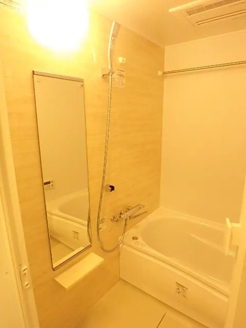 Le Fon Blanche Shinagawa Minamioi - Interior - ["Flooring", "Floor", "Plumbing fixture"]