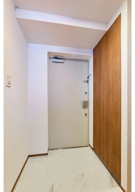 Gran Casa Oku - Interior - ["Wall", "Flooring", "Wood"]