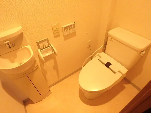 Acty Shiodome - Interior - ["Toilet seat", "Toilet", "Plumbing fixture"]