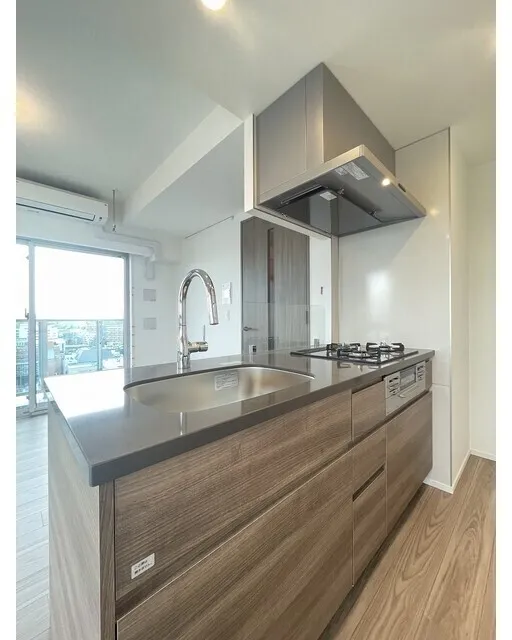 Stylio Kamata West - Interior - ["Kitchen", "Countertop", "Flooring"]