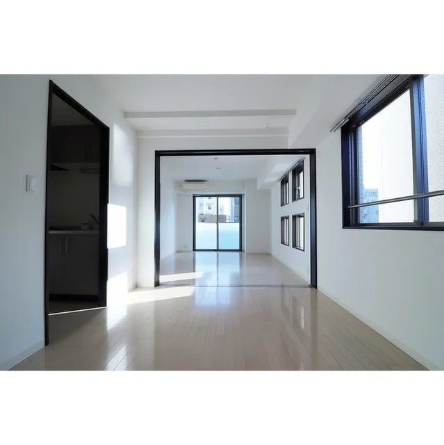 Casa Brillia - Interior - ["Building", "Window", "Fixture"]