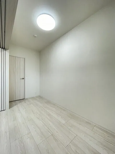 Comforia Liv Minamisunamachi East - Interior - ["Flooring", "Floor", "White"]