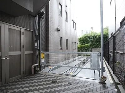 KDX Residence Nishiazabu - Other - ["Building", "Window", "Road surface"]