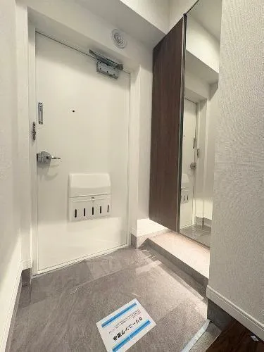 Nakano Shinbashi Himiko Seran, Room 403