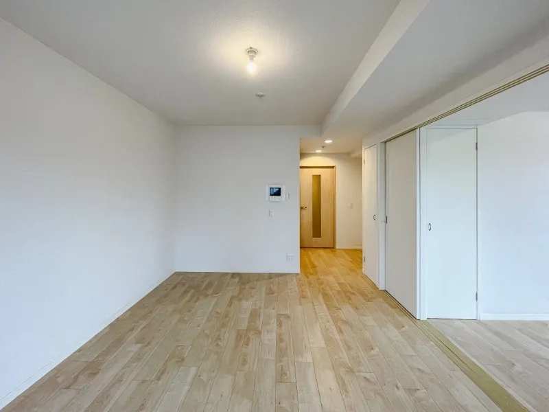 Castalia Hatsudai - Interior - ["Flooring", "Floor", "Wood flooring"]