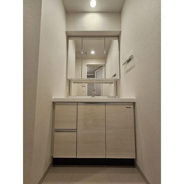 Comforia Liv Nishi-Kamata - Interior - ["Cabinetry", "Building", "Tap"]