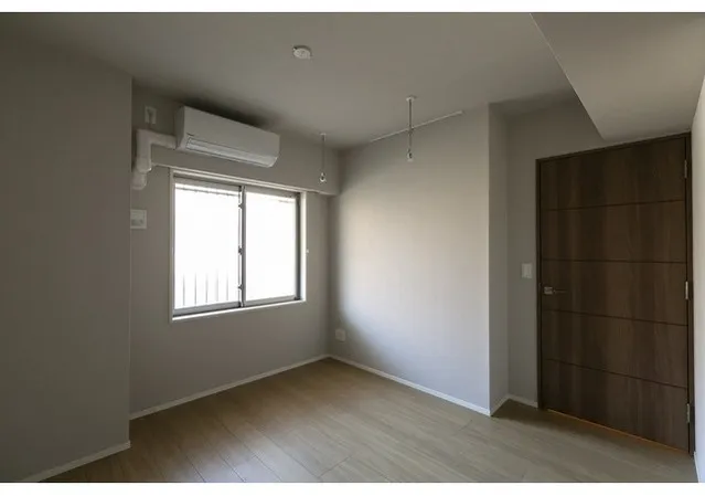 La Douceur Sugamo West - Interior - ["Flooring", "Floor", "Ceiling"]