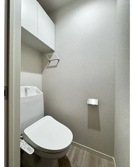 Well Square Hatagaya - Interior - ["Toilet seat", "Toilet", "Flooring"]