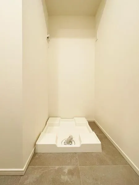 Brillia Ist Asakusa - Interior - ["Wall", "Flooring", "Floor"]