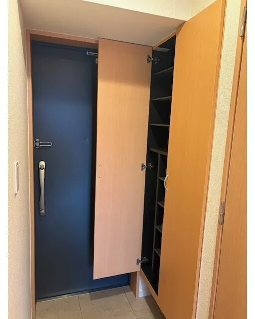 Raphine Duo - Interior - ["Wood", "Flooring", "Floor"]